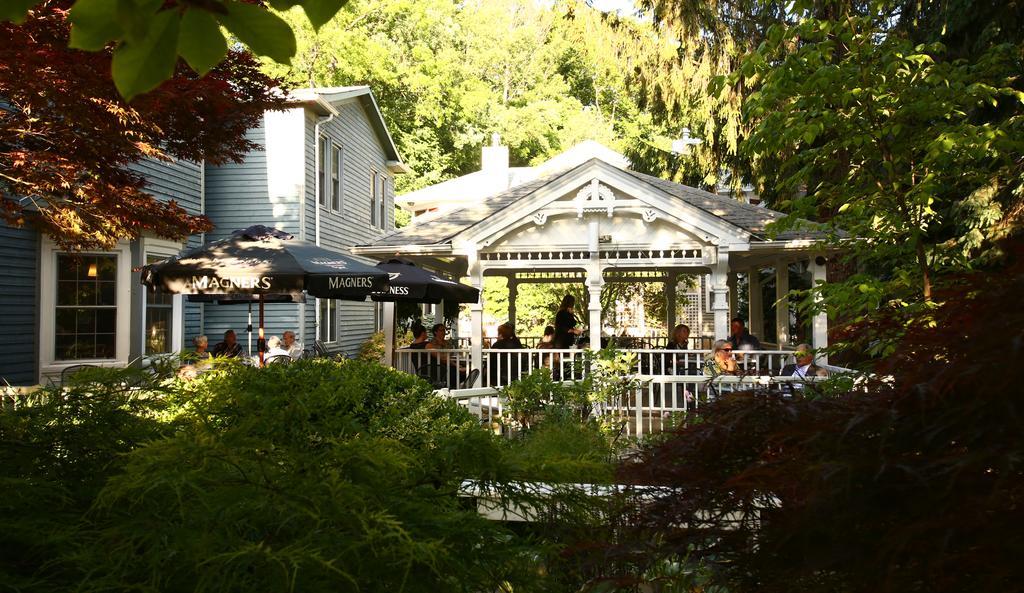 Kettle Creek Inn Порт Стенли Екстериор снимка